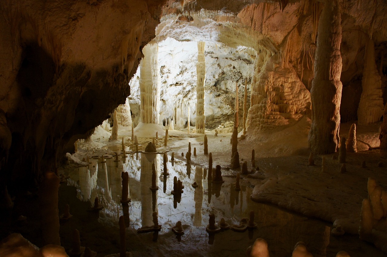 Cave Exploration: Navigating Safety Hazards